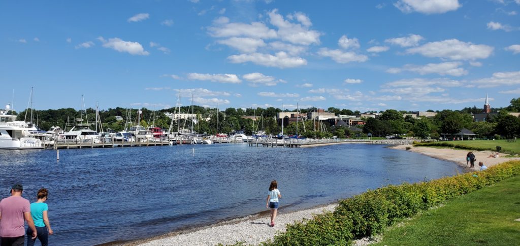 MICHIGAN LIGHTHOUSE SERIES - EXPLORE PETOSKEY BREAKWALL 